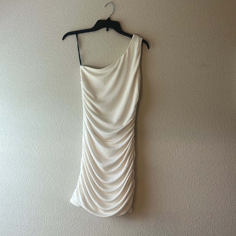 White One Shoulder Tight Dress
